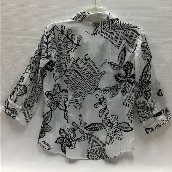 Light and Airy Top by Harmony & Vine - Picture 2 of 5